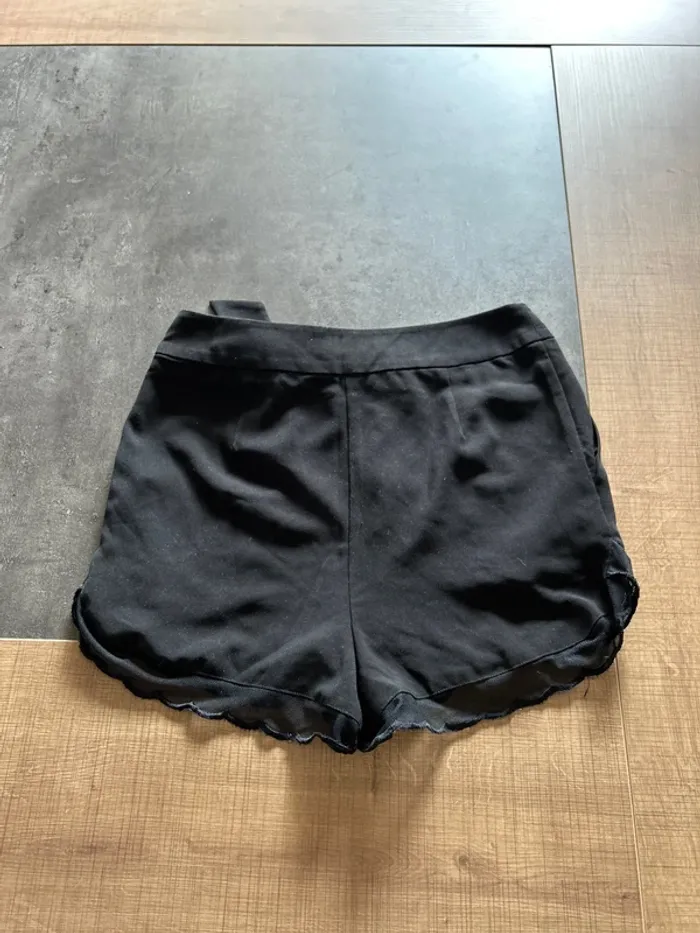 Short femme noir taille 36 - photo numéro 4