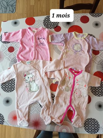 Lot 4 pyjamas qui s'ouvrent devant 👧 taille 1 mois