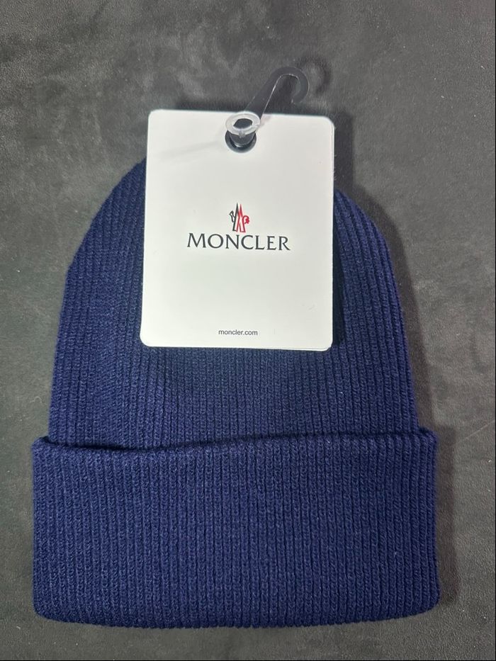 Bonnet Moncler – Bleu Marine Logo Blanc - photo numéro 7