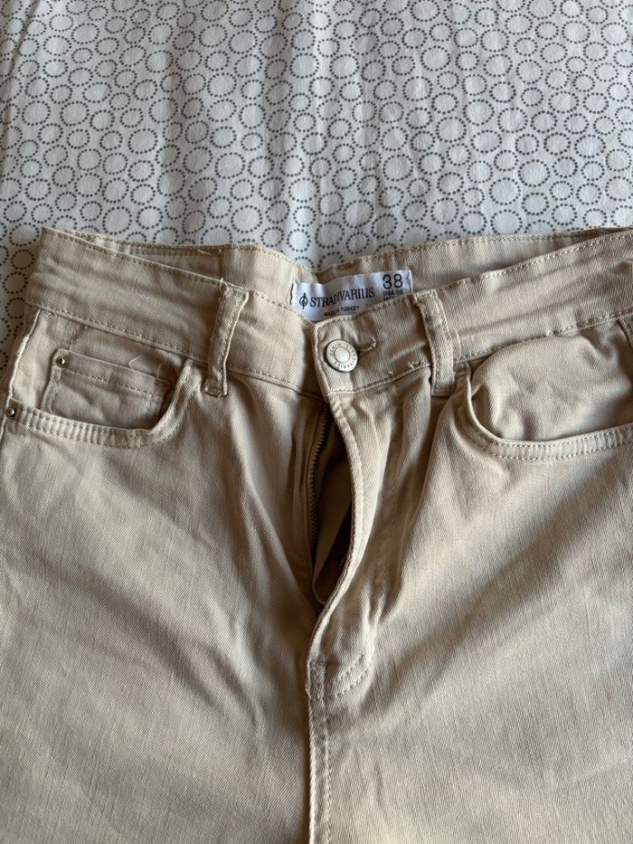 Jean beige Stradivarius - photo numéro 2
