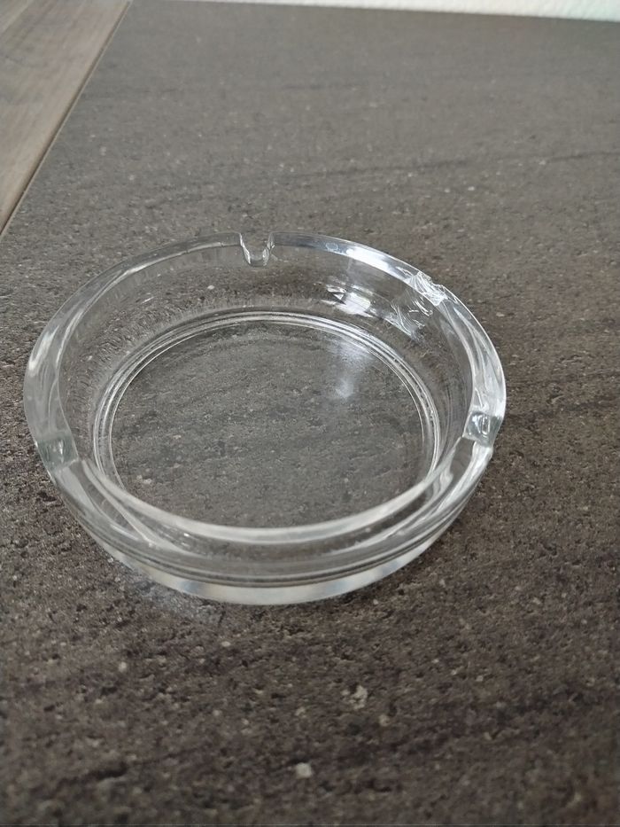 Cendrier en verre Neuf - photo numéro 1