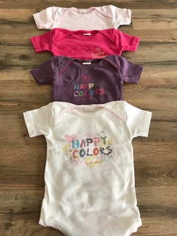 Lot 4 bodies 18 mois absorba