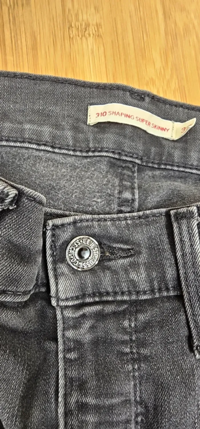 Levi's + patchs offerts 310. T:34/36 W30 L32 - photo numéro 5