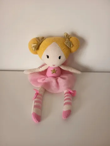 Poupée danseuse avec grelot