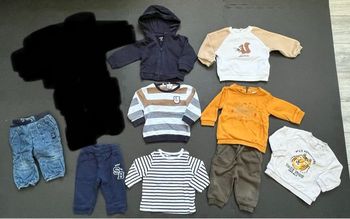 Lot de 22 vêtements 9 mois