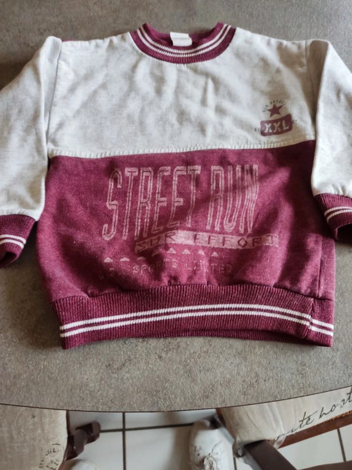 Sweat garçon gris clair bordeaux 4 and