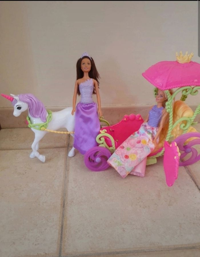 Barbie carrosse et licorne