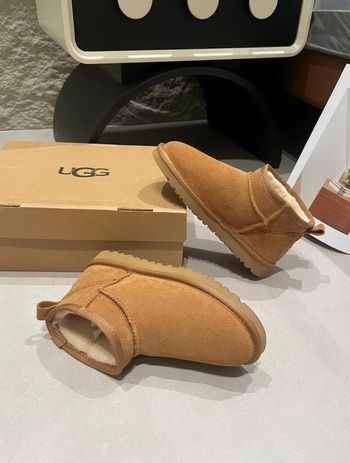 Bottes Ugg mini taille 41