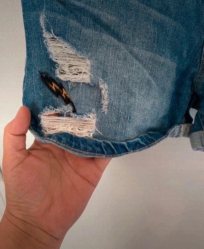 Superbe short en jean taille 38 - photo numéro 2