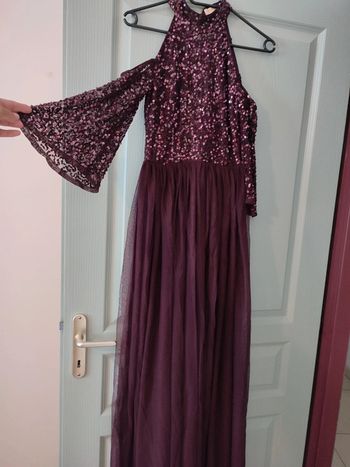 Robe longue à épaules nues avec sequins délicats ton sur ton, bas en tulle et manches kimono