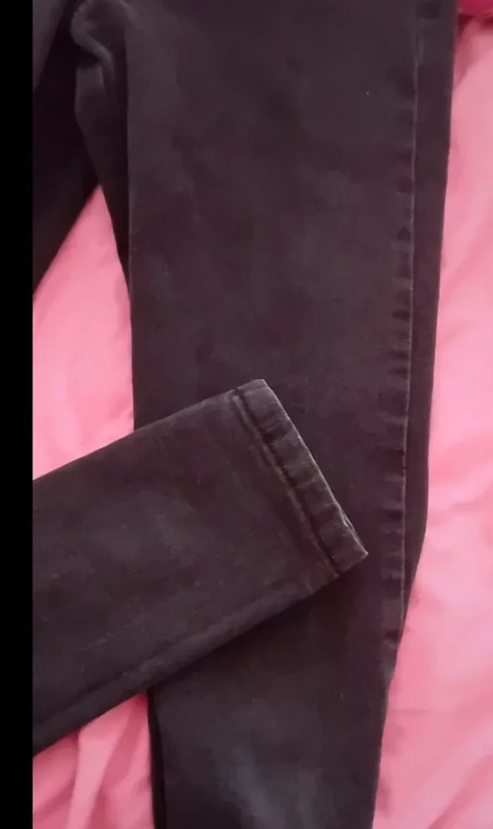 Très joli jean skinny noir Jennyfer en parfait état taille 32 ado - photo numéro 5