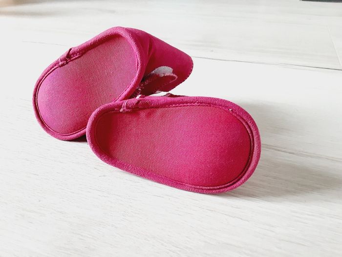 Petites bottines chaussons bébé roses à scratch 11 cm - photo numéro 2