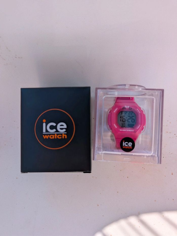 Montre ice watch digital. Neuf