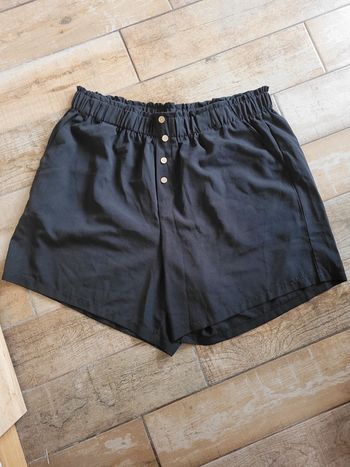Short femme noir taille 4XL  52-54  noir