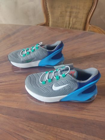 Baskets Nike air max 270 go T 31