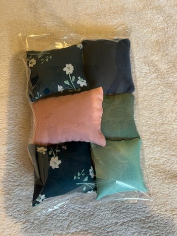 Lot 5 coussins pour barbie
