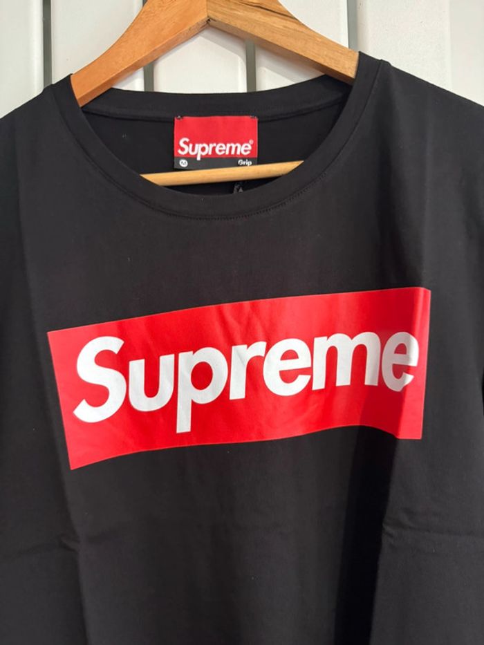 Tee shirt noir Supreme Taille M - photo numéro 3