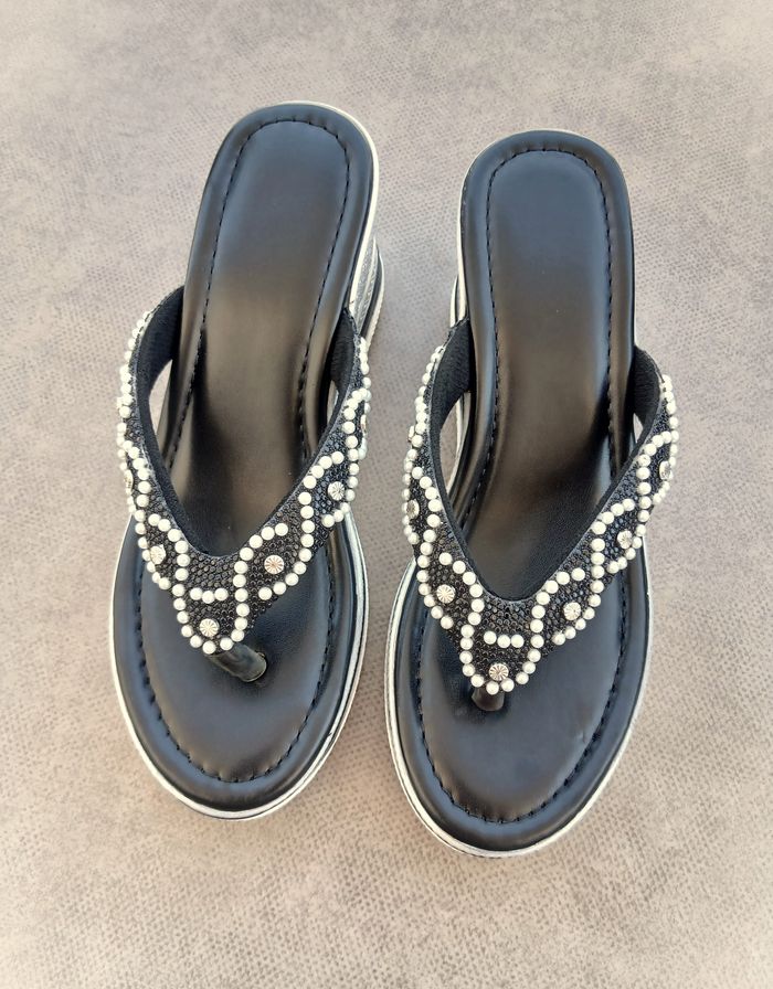 Sandales / Tongs à talon compensé et plateforme, neuves - photo numéro 7