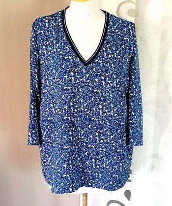 Blouse tunique légère bleu marque Kaporal encolure v galon brillant. Neuve. T XL. 