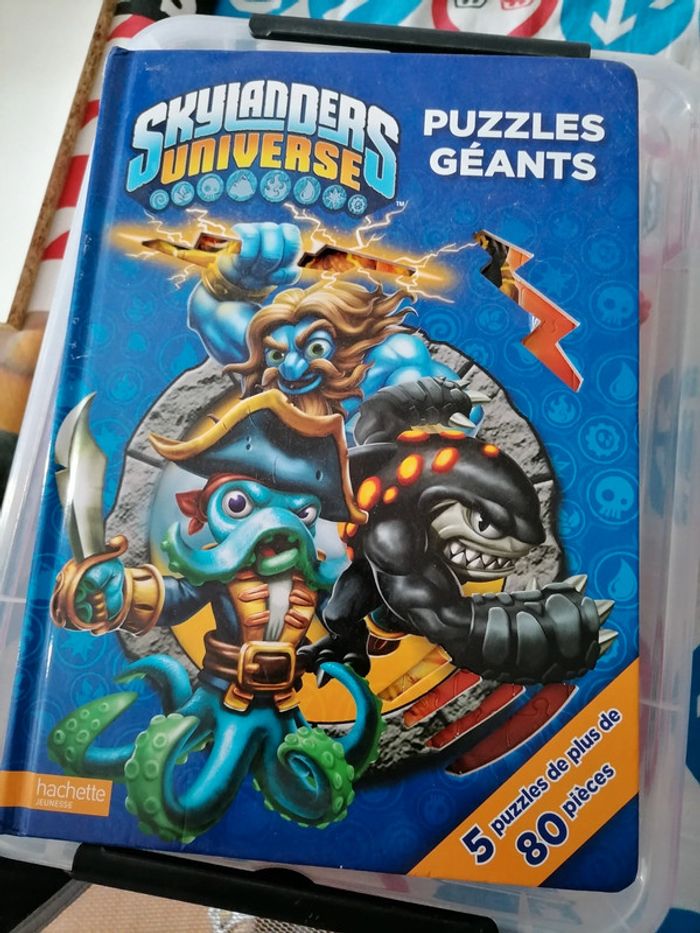 Livre puzzle skylanders