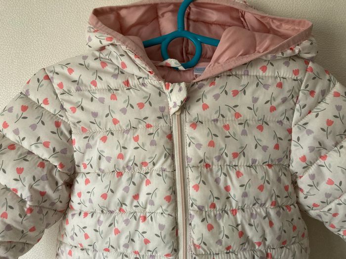 doudoune légère à capuche imprimé fleuri taille 23 mois - photo numéro 2