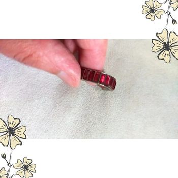 Bague vintage dorée avec pierres rouges rectangulaires – taille 57