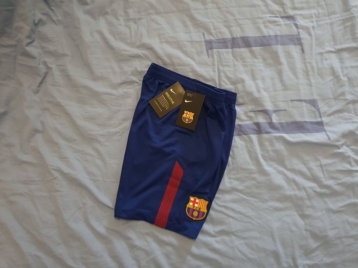 Nike short fc Barcelone taille XS 6-8 ans 122-128 - photo numéro 3