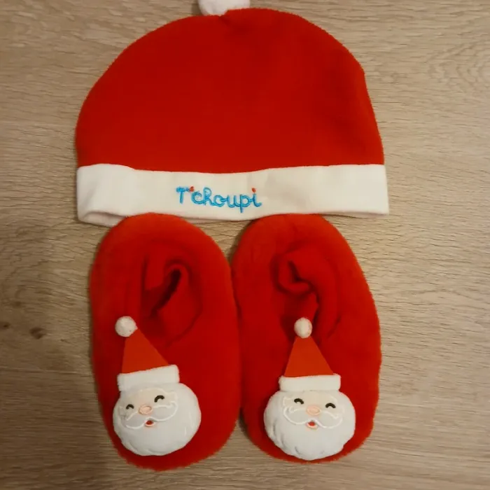 Chaussons de Noël et bonnet