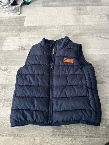 Doudoune sans manches.