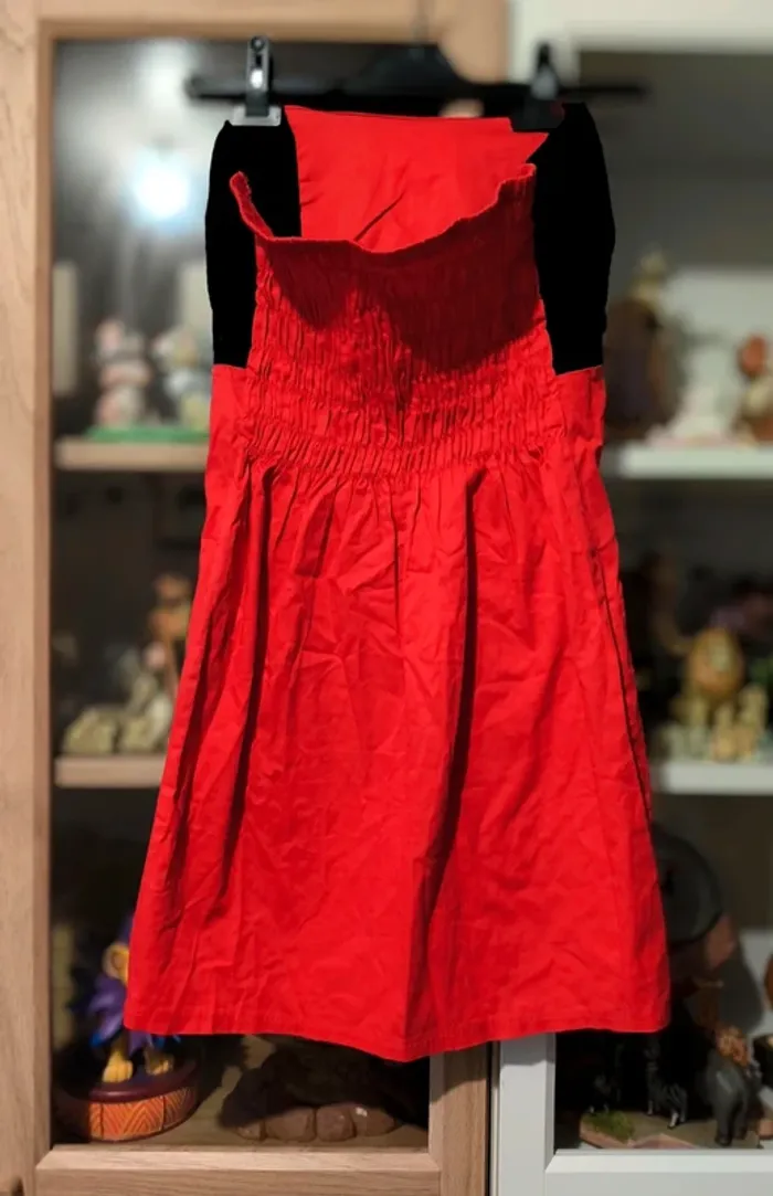 Robe noir et rouge - photo numéro 2