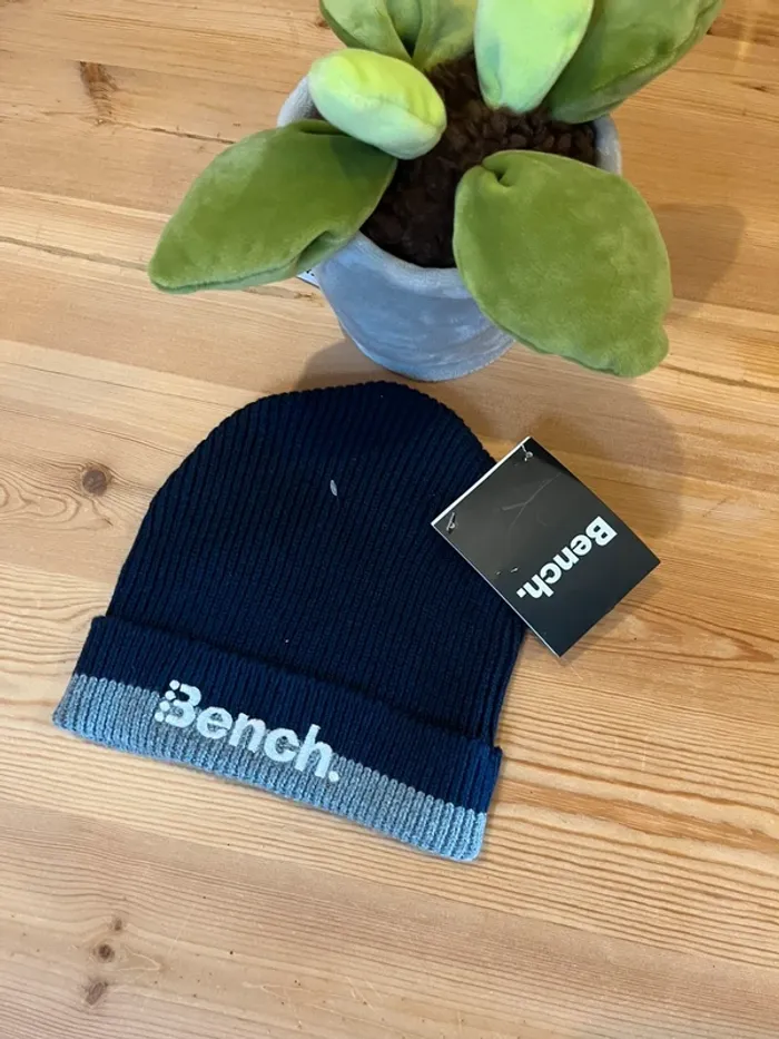Bonnet bench neuf 4 ans - photo numéro 3