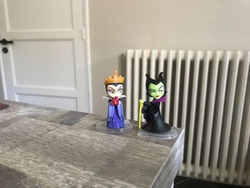 Figurine disney maléfique aurore et la reine de blanche neige