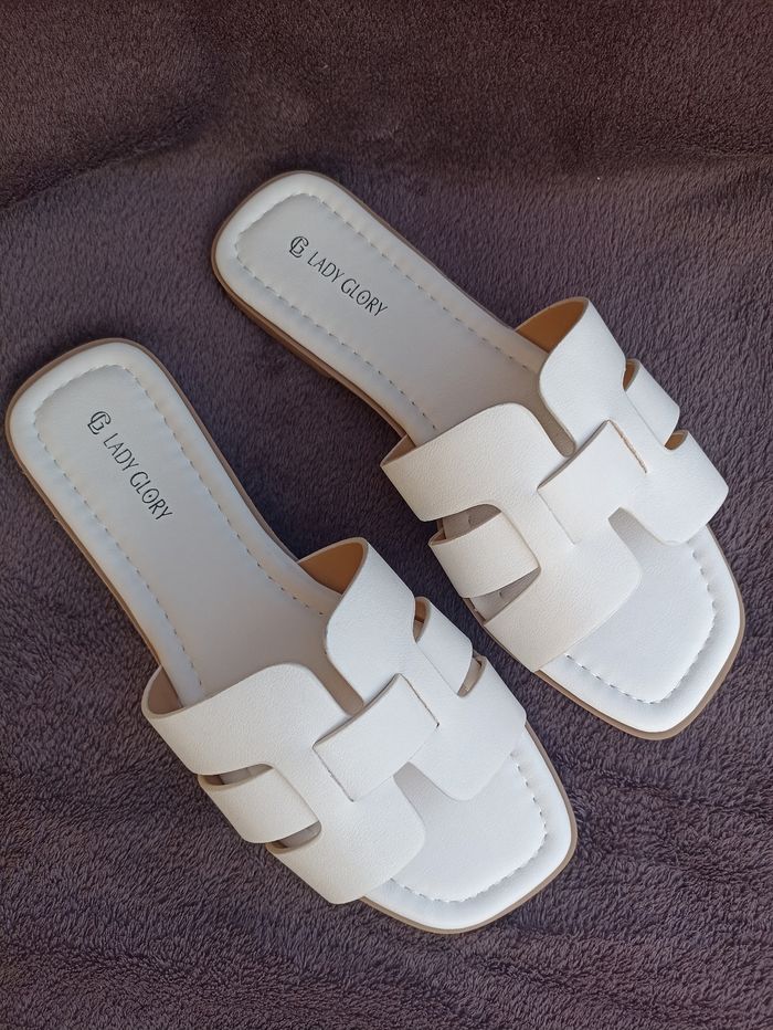 Sandales plates style H - photo numéro 2
