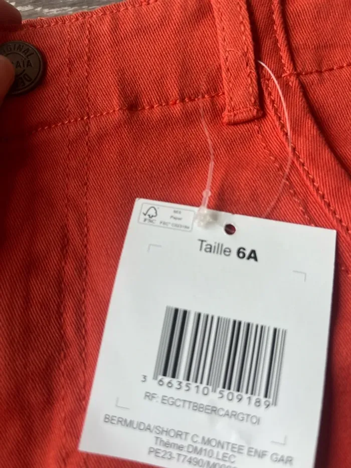 Short neuf avec étiquette 6 ans tisaia - photo numéro 2