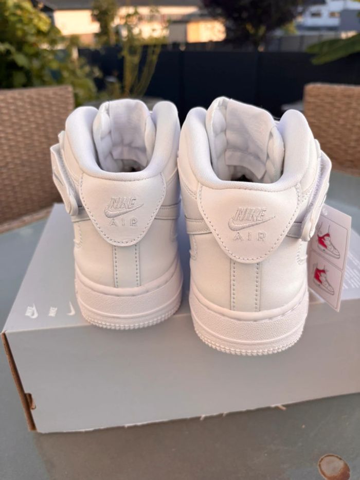 Nike Air Force 1 P.37,5 Neuves unisex - photo numéro 4