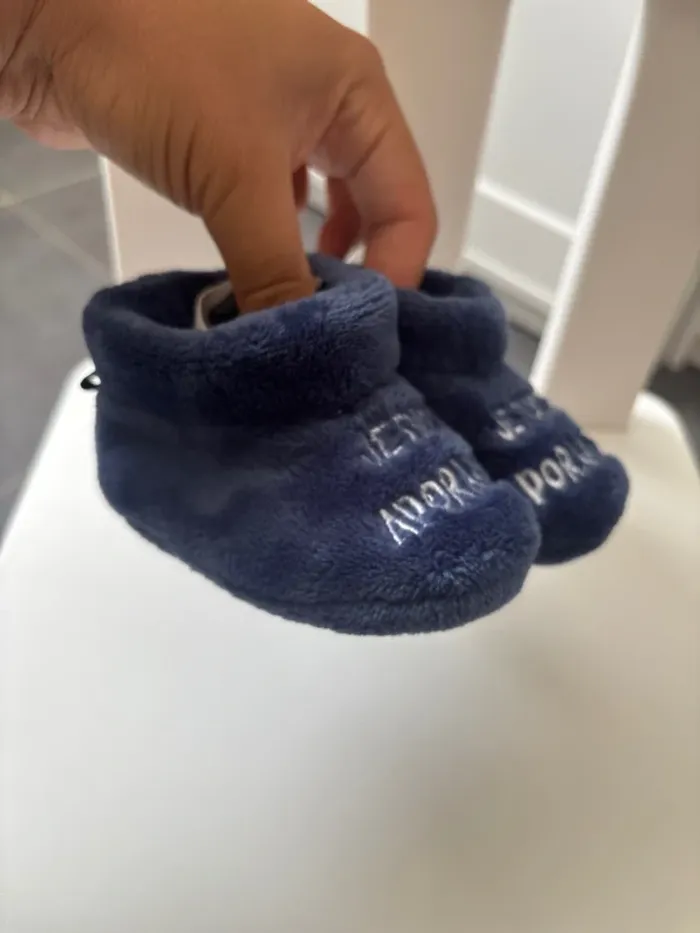 Chaussons bleu marine garçon Je suis adorable - photo numéro 3