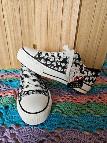 Baskets Mickey, disney neuves étiquettées, taille 39