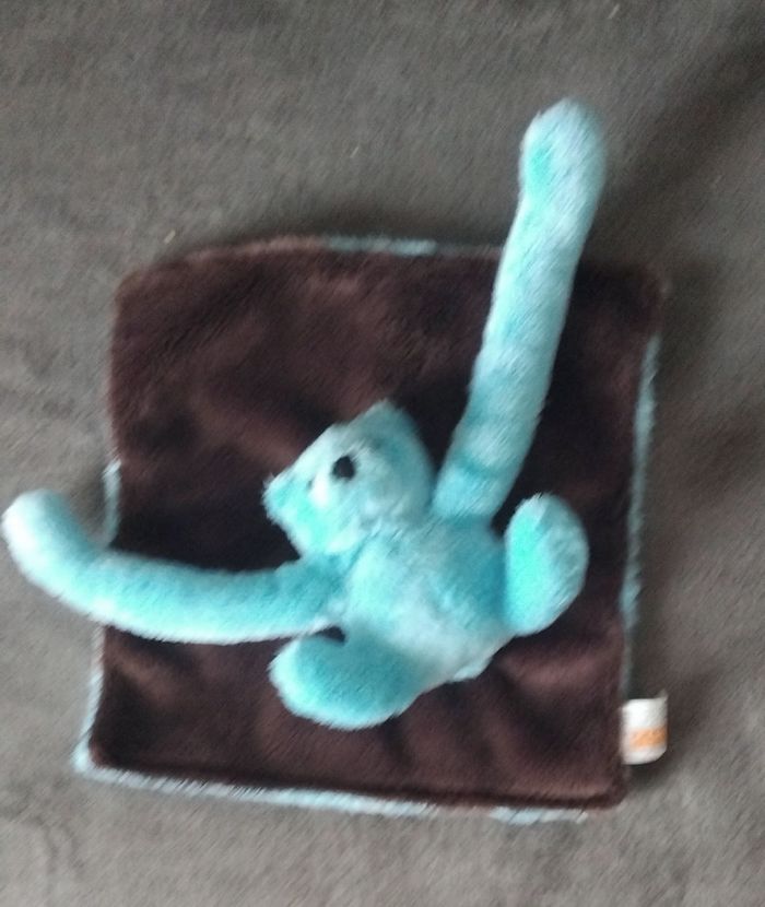 Doudou ours carre plat marron et bleu turquoise - Eurobear