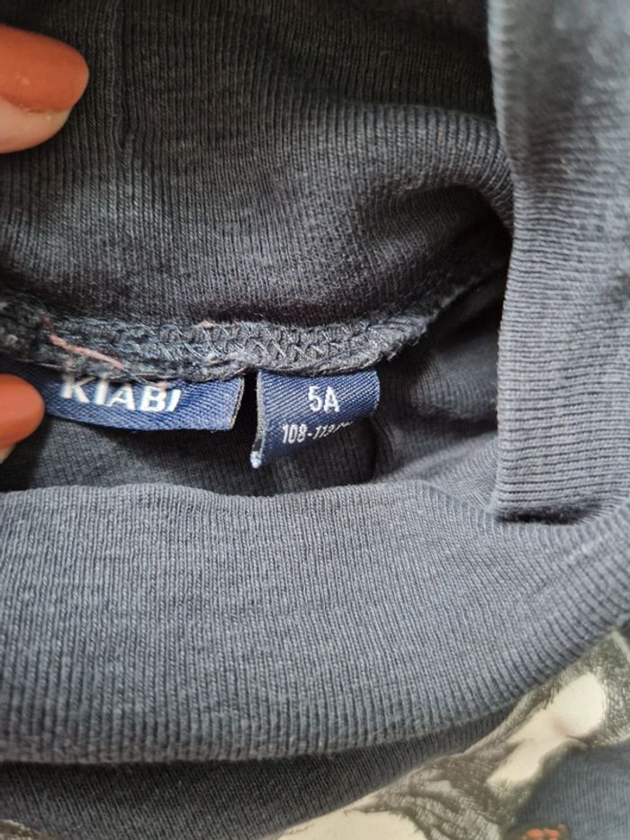 Lot de 4 sous pulls en 5 ans - photo numéro 4