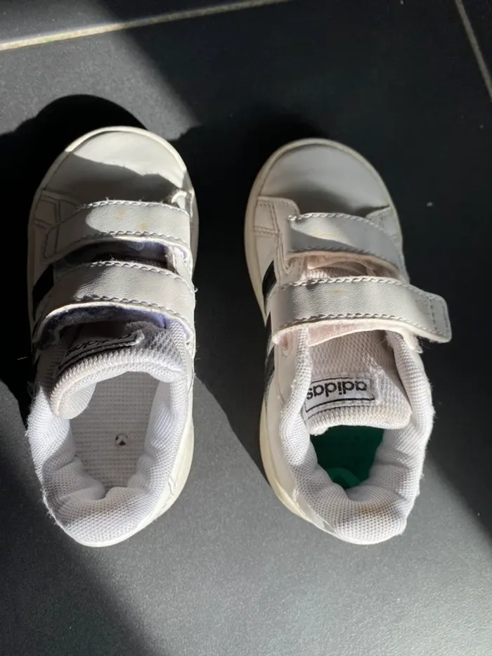 Baskets Adidas taille 24 - photo numéro 7
