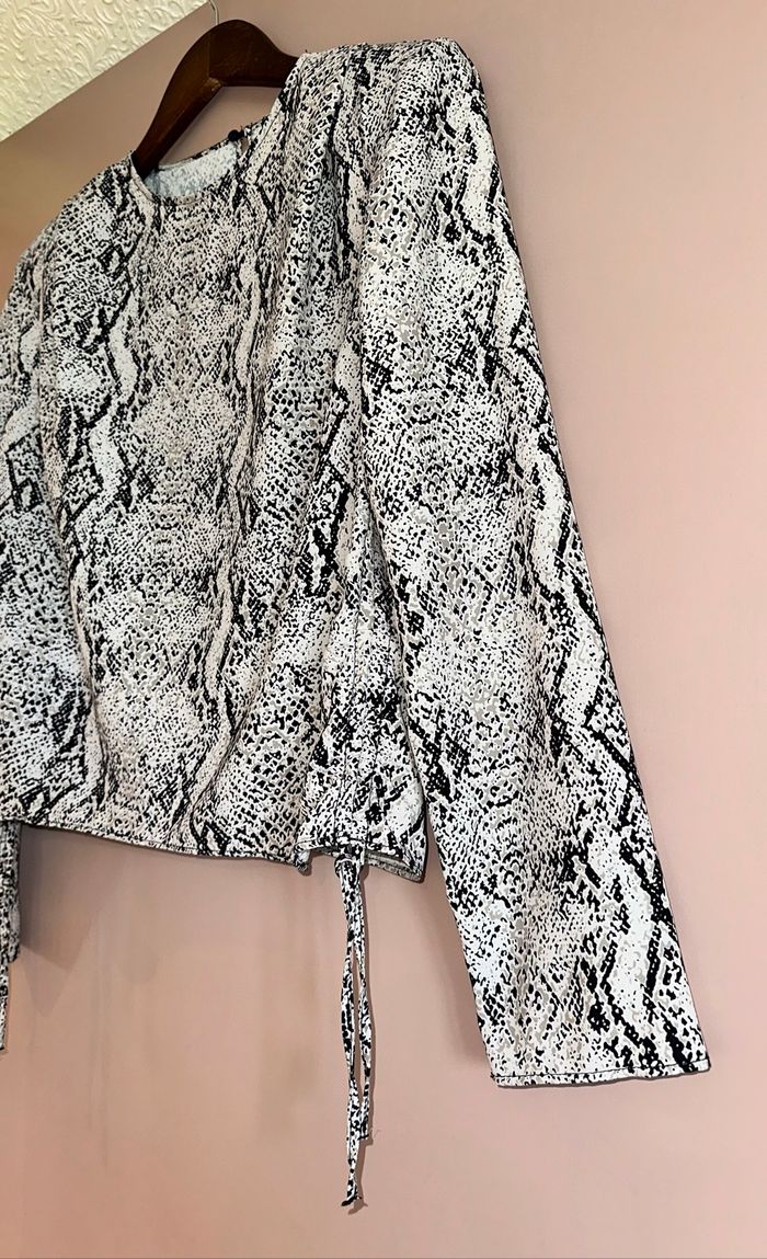 Blouse imprimé serpent taille 36 – manches longues, style chic et tendance - photo numéro 2