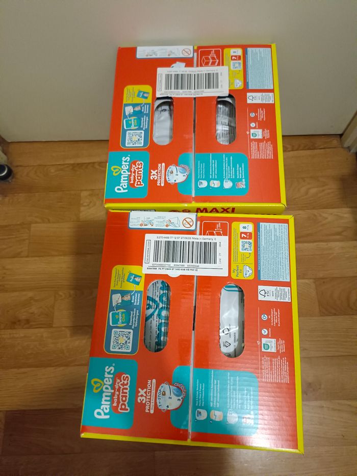 2 cartons de couches Pampers pants taille 7 - photo numéro 2