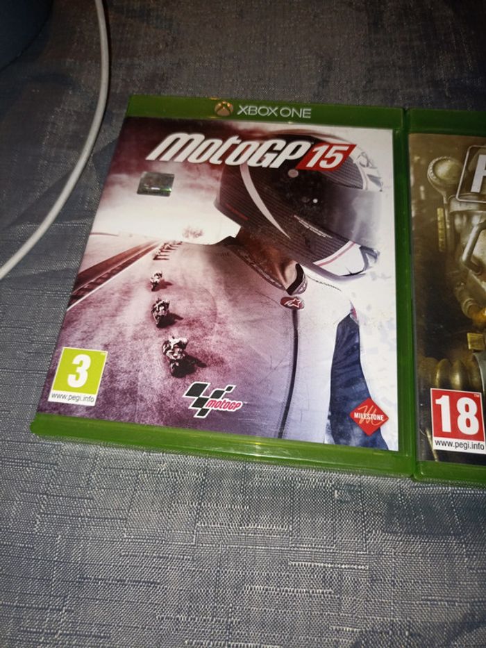 Lot de trois jeux Xbox one - photo numéro 2