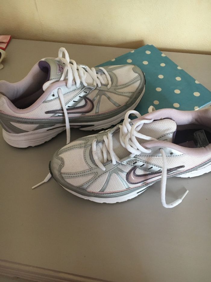 Baskets Nike pointure 38