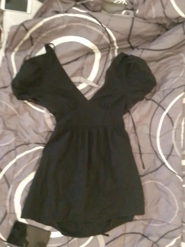 Robe dos nu - photo numéro 4