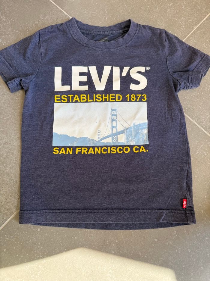 T-shirt Levis