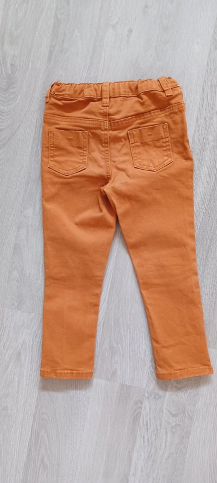 Pantalon garçon couleur marron/camel, taille 36 mois (3 ans), marque Kiabi, en bon état. - photo numéro 5