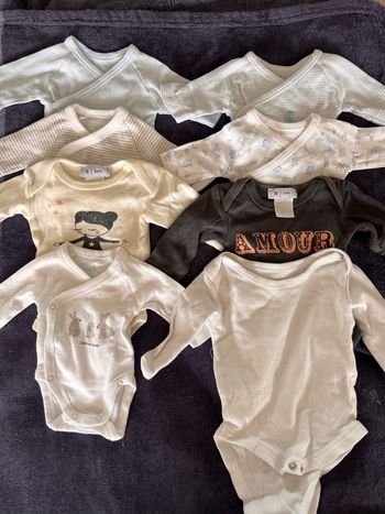 Lot bodys taille 0