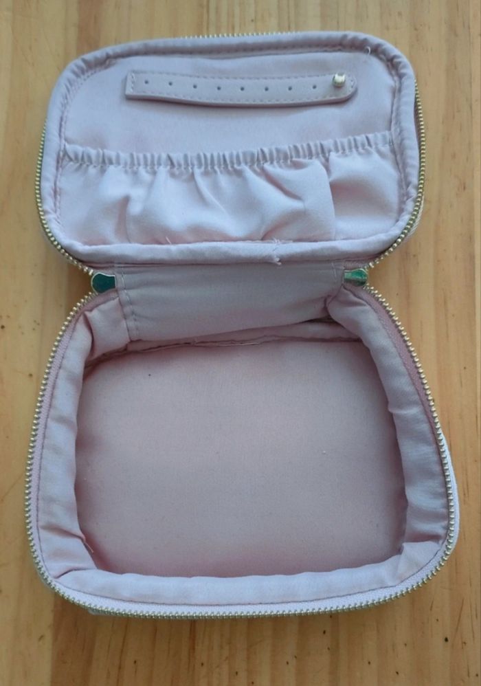 Trousse a maquillage - photo numéro 3