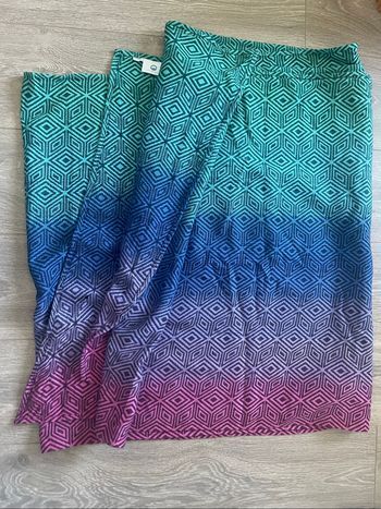 Écharpe de portage de la marque Little Frog coloris Dark Aurora Cube taille 7
